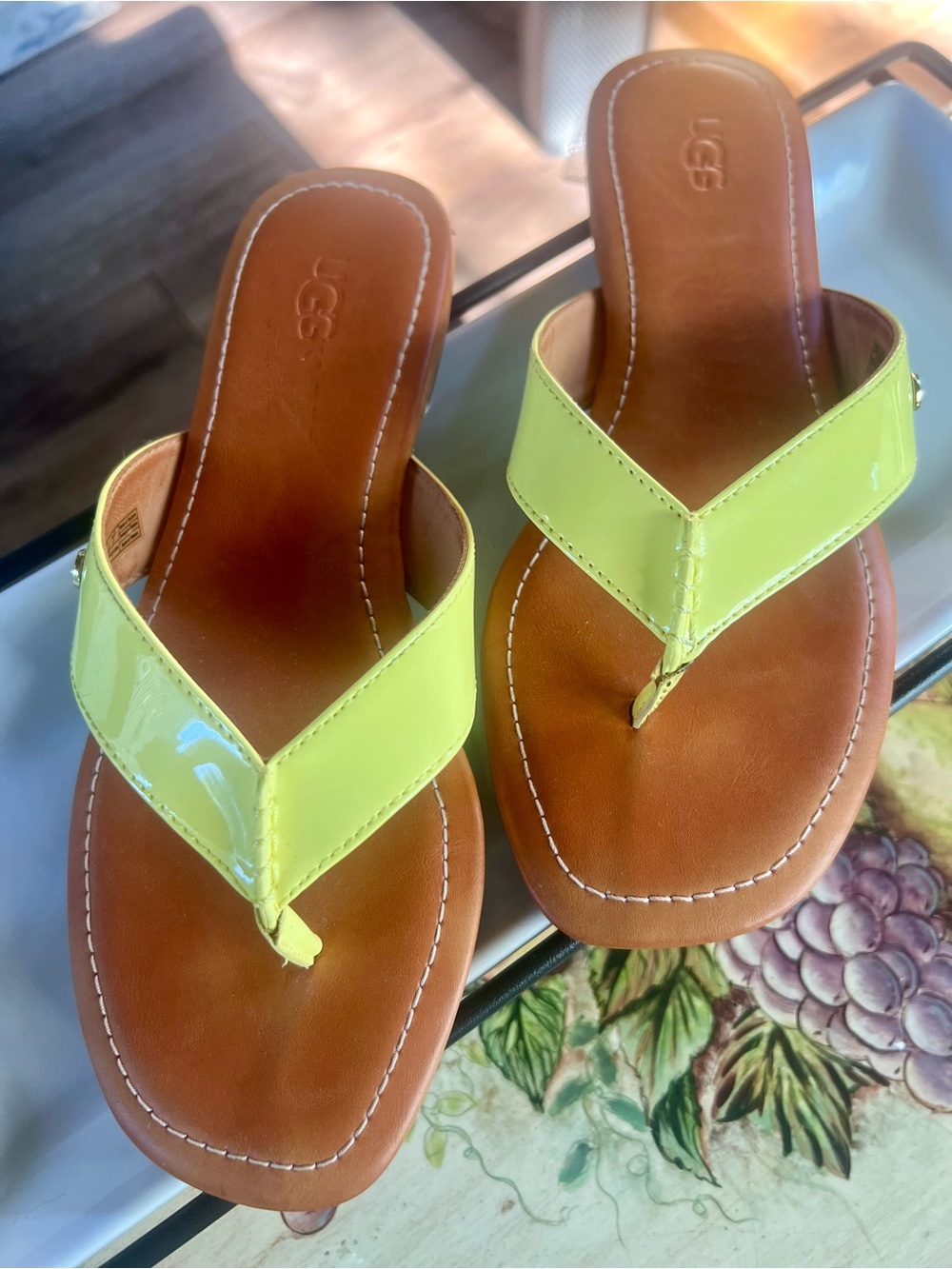 UGG Tuolumne Lime Yellow Patent Leather Thong Sandals